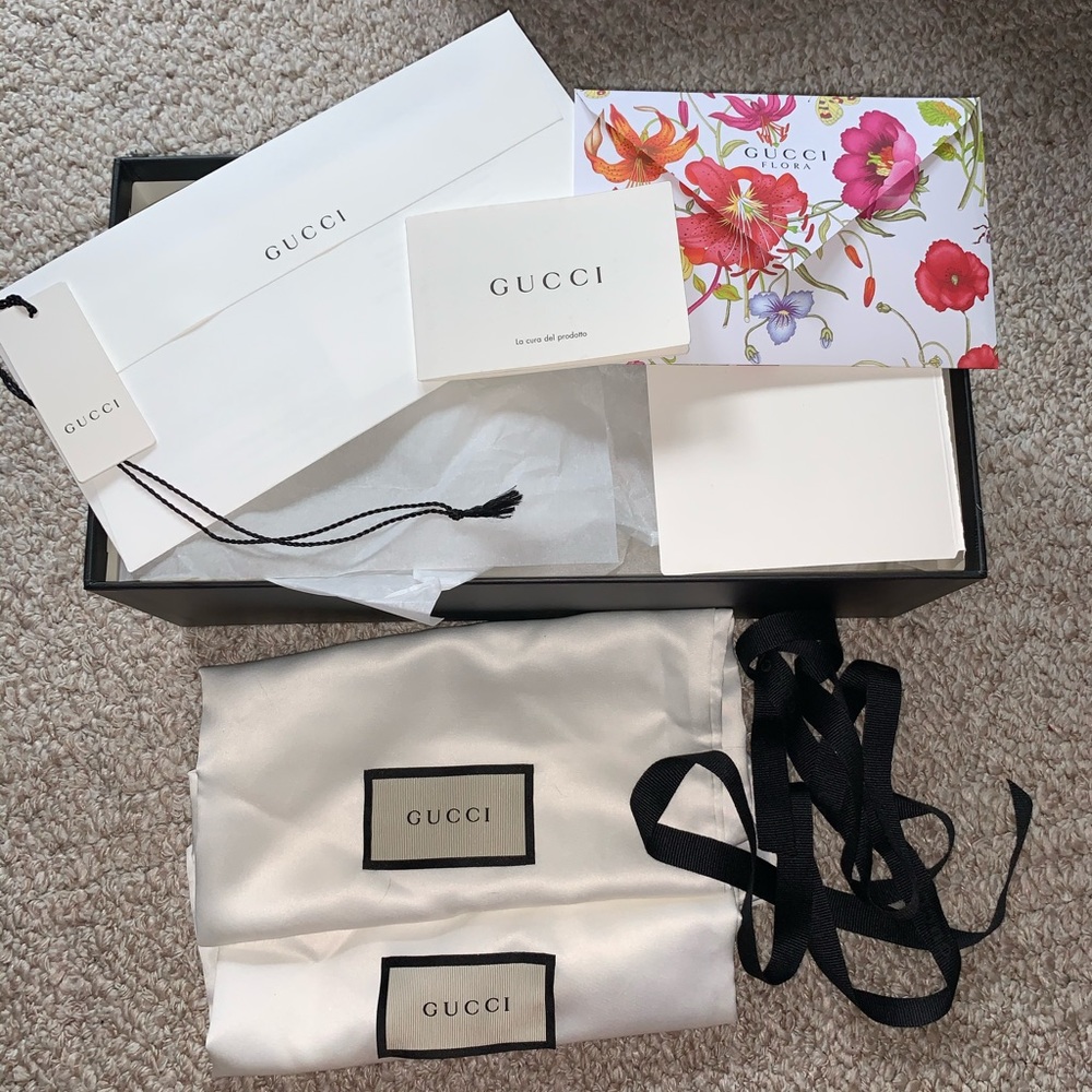 Gucci Logo Rubber Slide - Picture 5 of 5